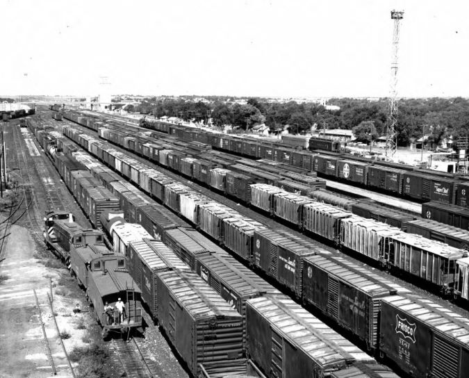 Atchison, Topeka and Santa Fe terminal in Clovis, New Mexico (1962).  Atchison, Topeka and Santa Fe terminal in Clovis, New Mexico (1962).