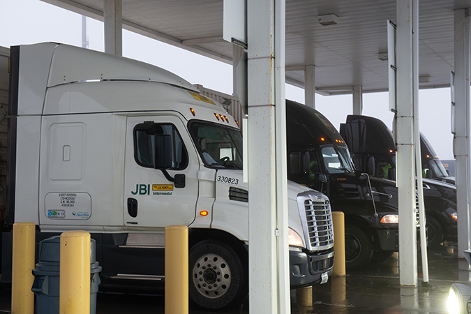 Trucks enter a BNSF intermodal facility, aided by AGS technology.  Trucks enter a BNSF intermodal facility, aided by AGS technology.