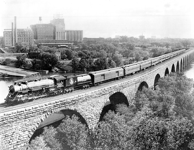 Great Northern’s Empire Builder crossing the stone arch bridge in Minneapolis, Minnesota, in 1929. Great Northern’s Empire Builder crossing the stone arch bridge in Minneapolis, Minnesota, in 1929.