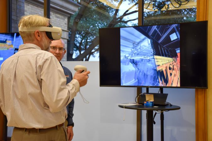 BNSF demonstrates the training technology at a customer meeting BNSF demonstrates the training technology at a customer meeting